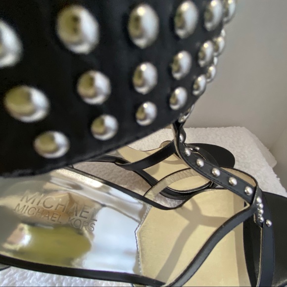 MICHAEL KORS STUDDED STILETTOS - Picture 5 of 11